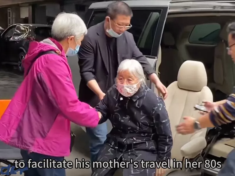 Buick GL8-Besitzer modifizierter Drehsitz für seine Mutter in den Achtzigern