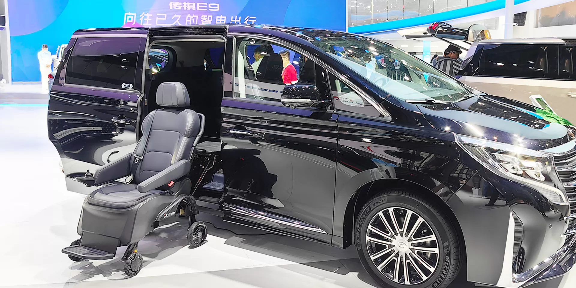 F & E, Produktion und Vertrieb in einem